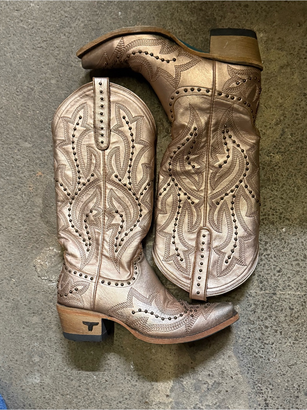 Lane Womenâs Distressed Rose Gold Saratoga Stud Western Boot